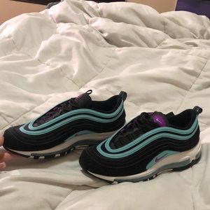 Nike airmax shoes.